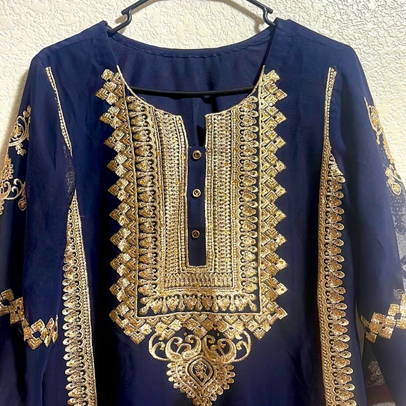 Pakistani ladies party ware suit - Picture 1 of 7